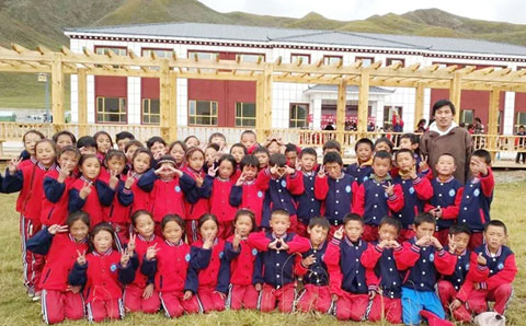 拳拳助學(xué)心，殷殷護(hù)苗情，城望集團(tuán)愛心助力下貢麻鄉(xiāng)小學(xué)